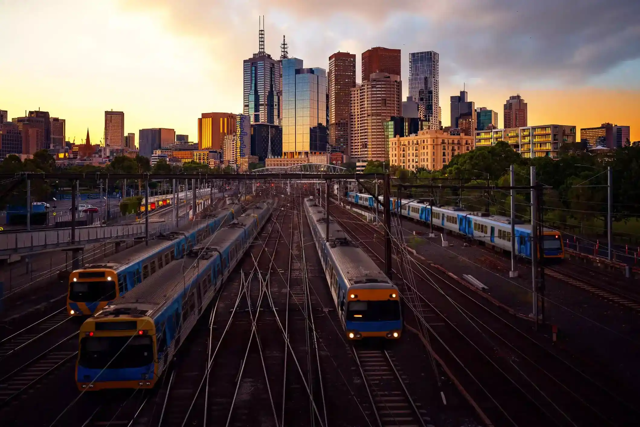  Melbourne Commeng Train